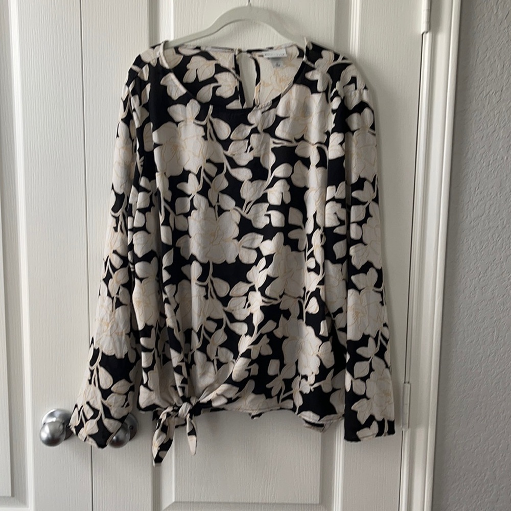 Ava and Viv tie front blouse